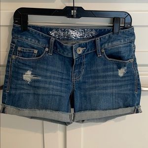 Express Jean shorts sz 2. Barely worn